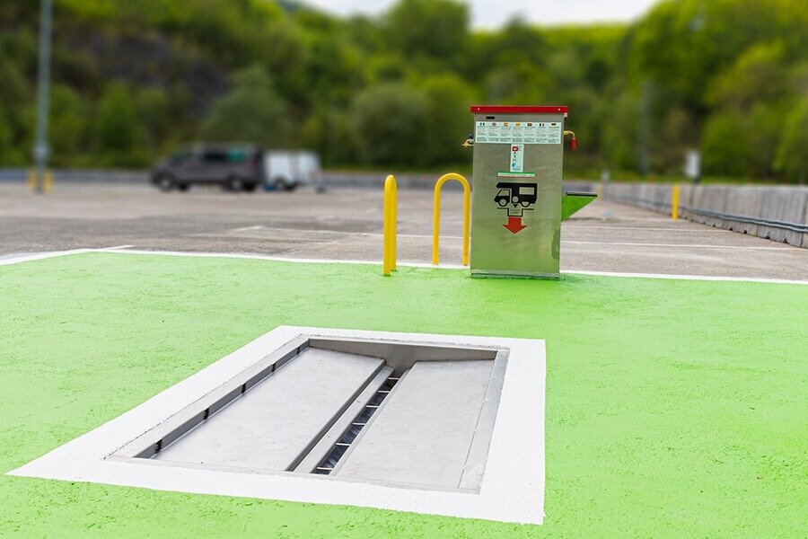 Plataforma de vaciado y borne de servicios para autocaravanas en Irun
